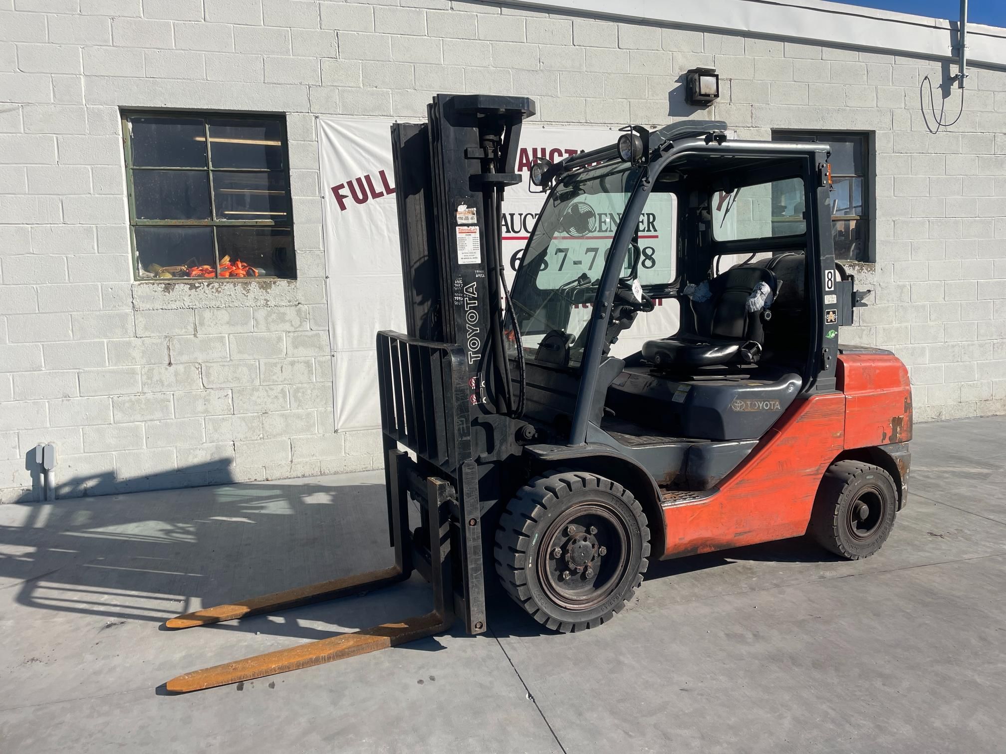 2008 Toyota 8FGU32 Equipment Image0