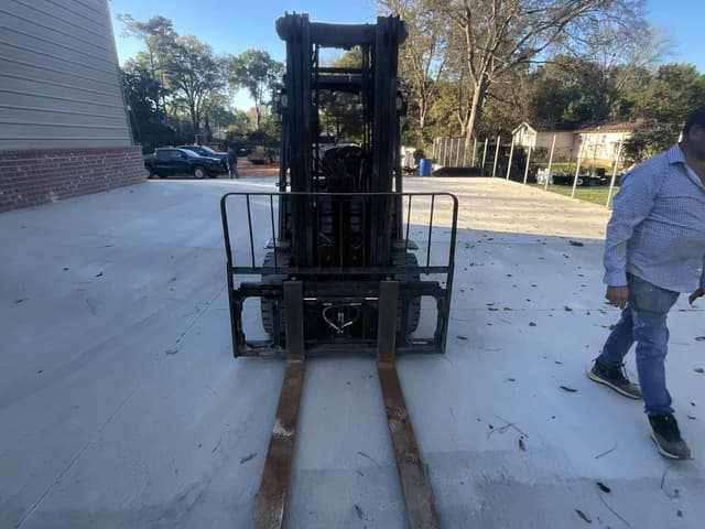 Image of Toyota 8FGU30 equipment image 4