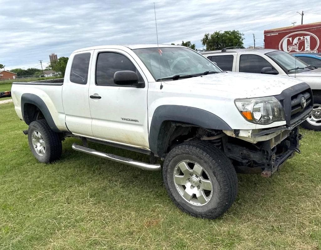 Image of Toyota Tacoma Primary image