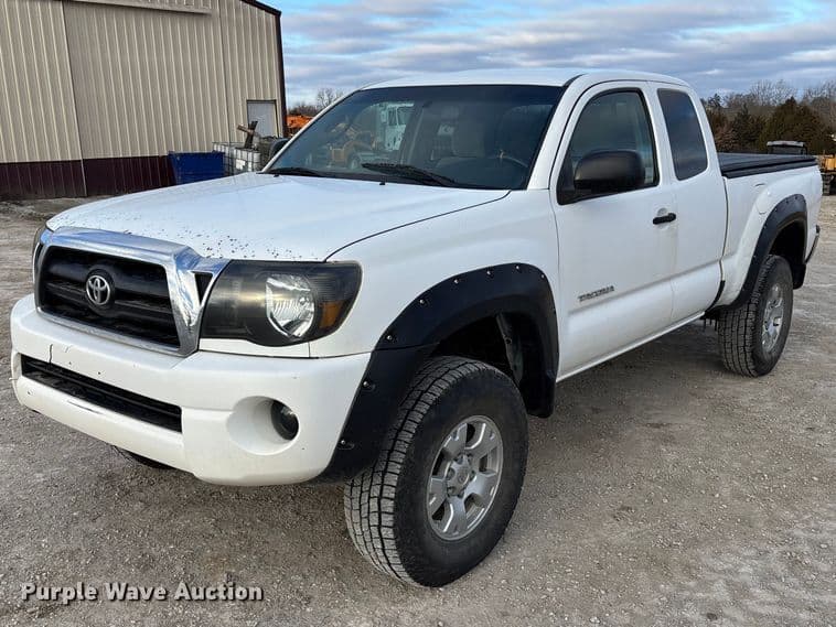 Image of Toyota Tacoma Primary image