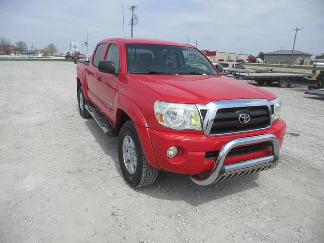 Image of Toyota Tacoma equipment image 3