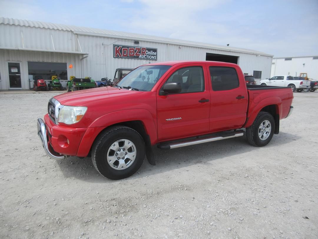 Image of Toyota Tacoma Primary image