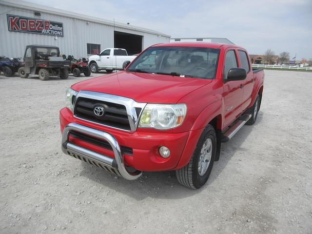 Image of Toyota Tacoma equipment image 1