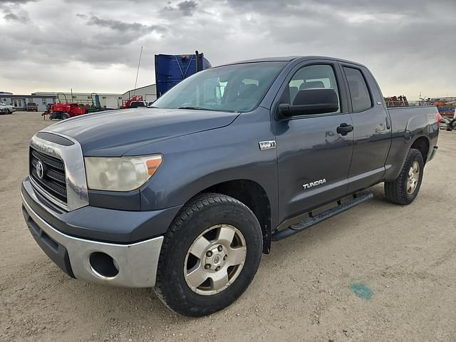 Image of Toyota Tundra equipment image 2