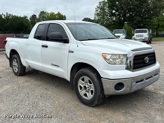 Image of Toyota Tundra equipment image 2