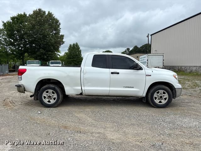 Image of Toyota Tundra equipment image 3