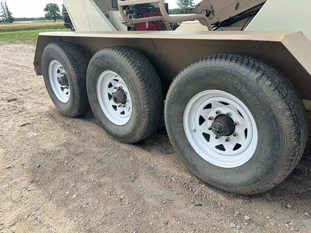 Image of Unverferth 3750 equipment image 2