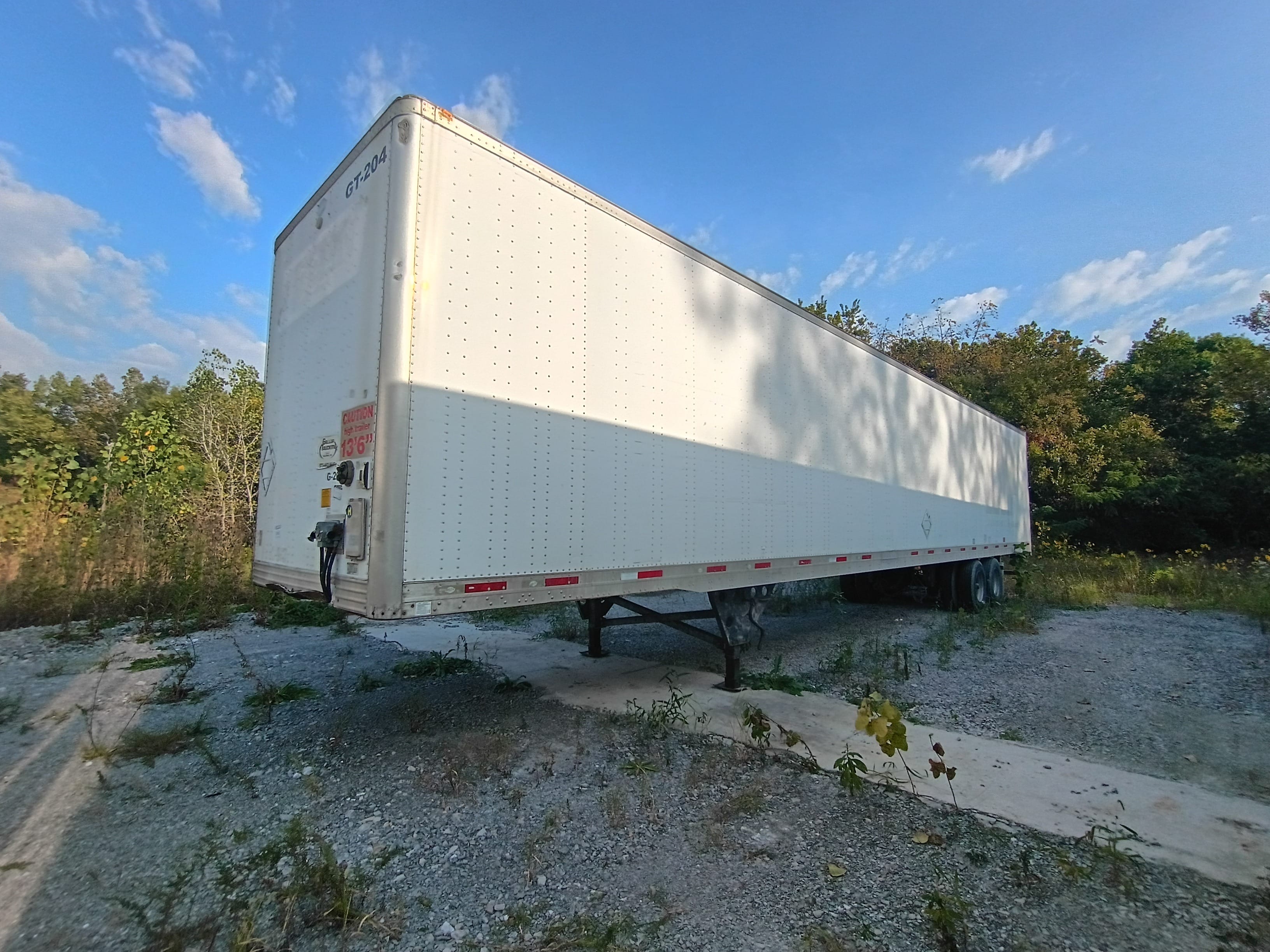 2008 Utility 4000 D-X Equipment Image0