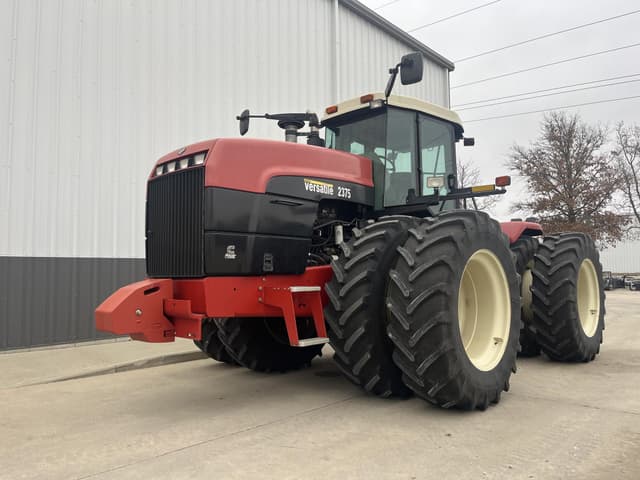Image of Versatile 2375 equipment image 1