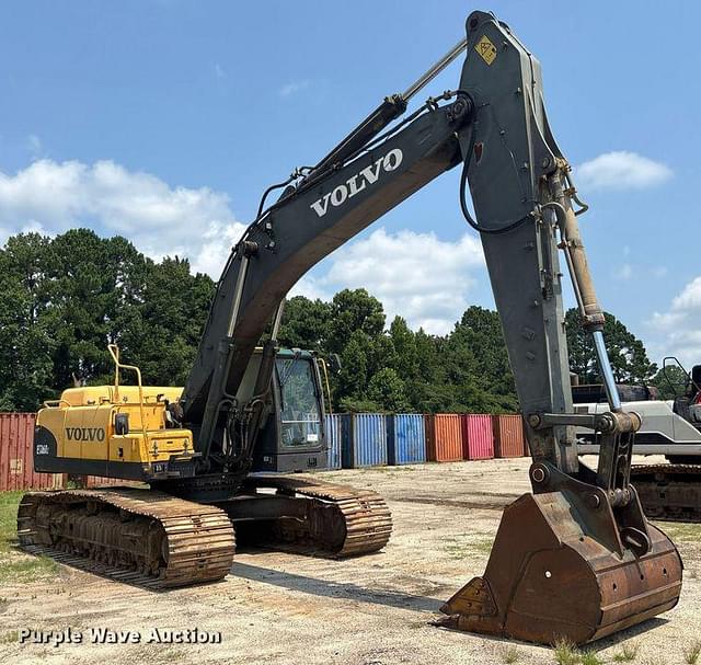 Image of Volvo EC360LC equipment image 2