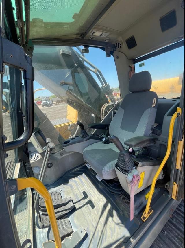 Image of Volvo EC460CL equipment image 4