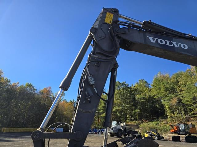Image of Volvo EW180C equipment image 3