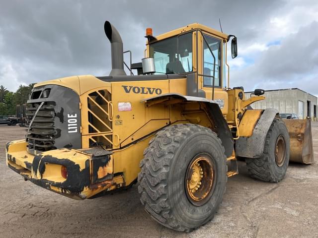 Image of Volvo L110E equipment image 4
