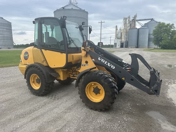 Image of Volvo L20B equipment image 1