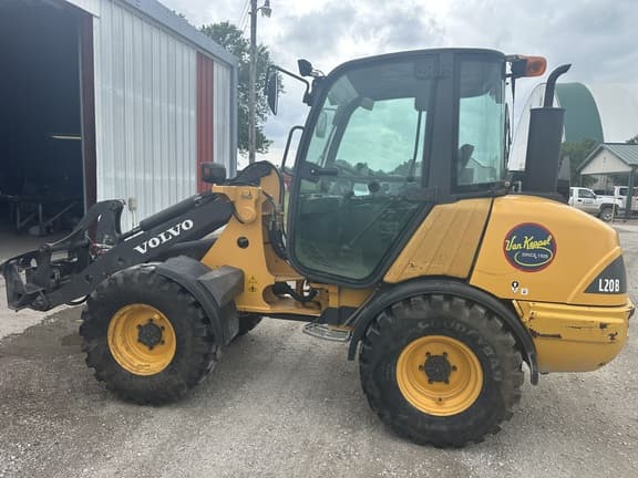 Image of Volvo L20B equipment image 2