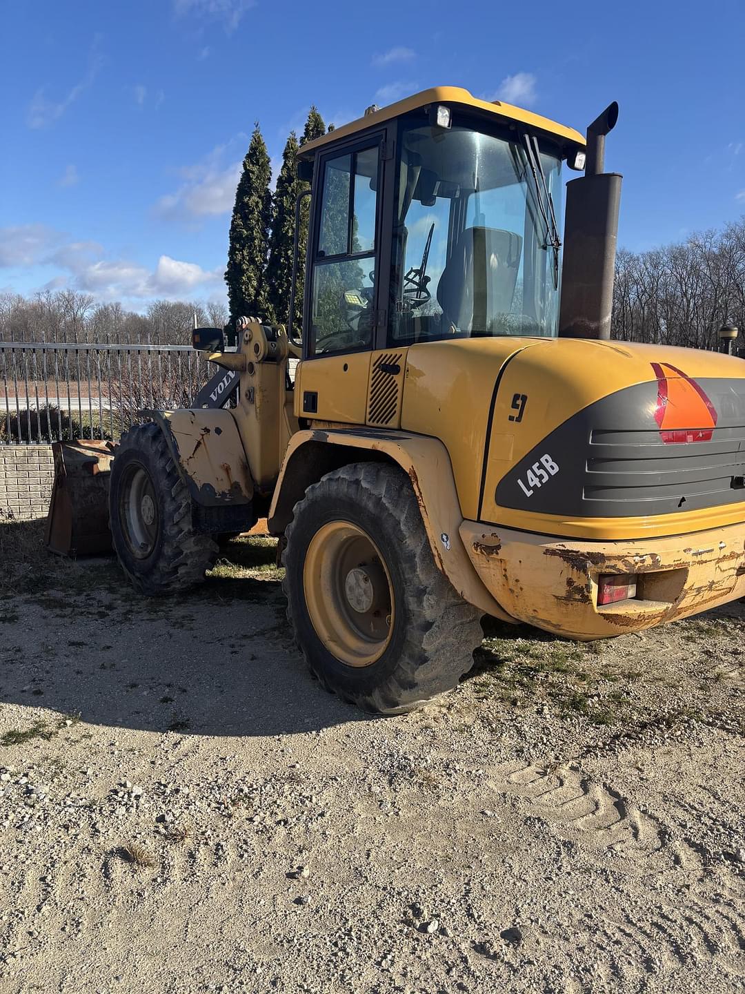 Image of Volvo L45B Image 1