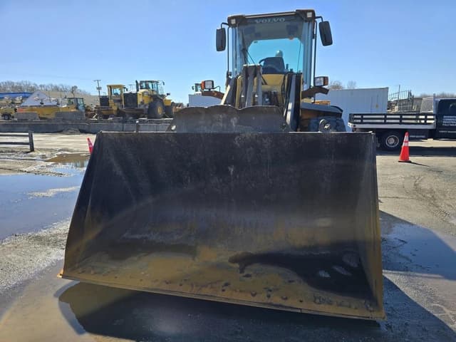 Image of Volvo L70F equipment image 2