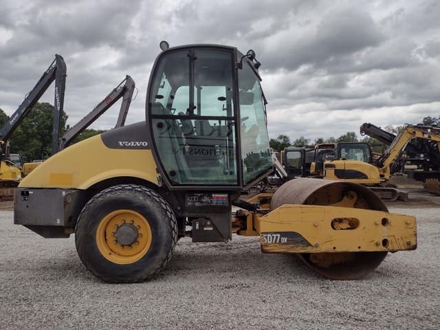 Image of Volvo SD77DX equipment image 2