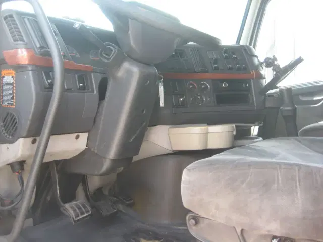 Image of Volvo VLN equipment image 4