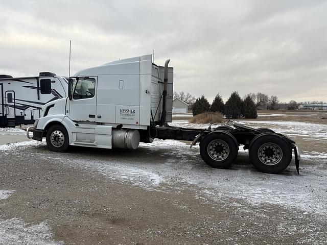 Image of Volvo VNL equipment image 2