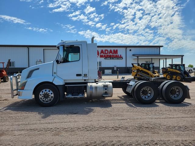 Image of Volvo VNL equipment image 4