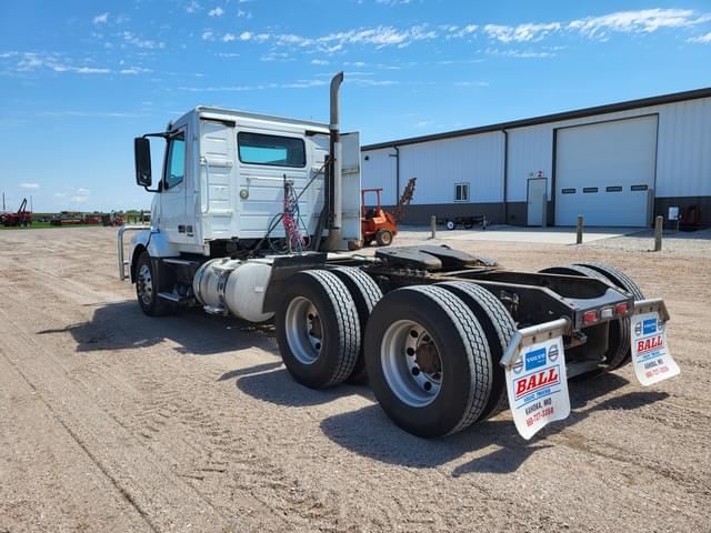 Image of Volvo VNL equipment image 3