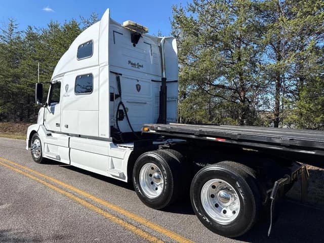 Image of Volvo VNL equipment image 2