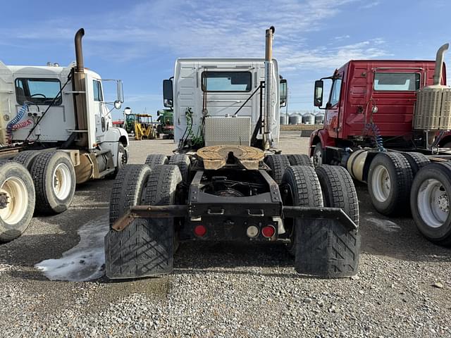 Image of Volvo VNL equipment image 4