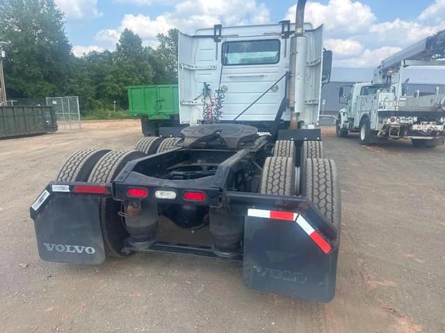 Image of Volvo VNL equipment image 3