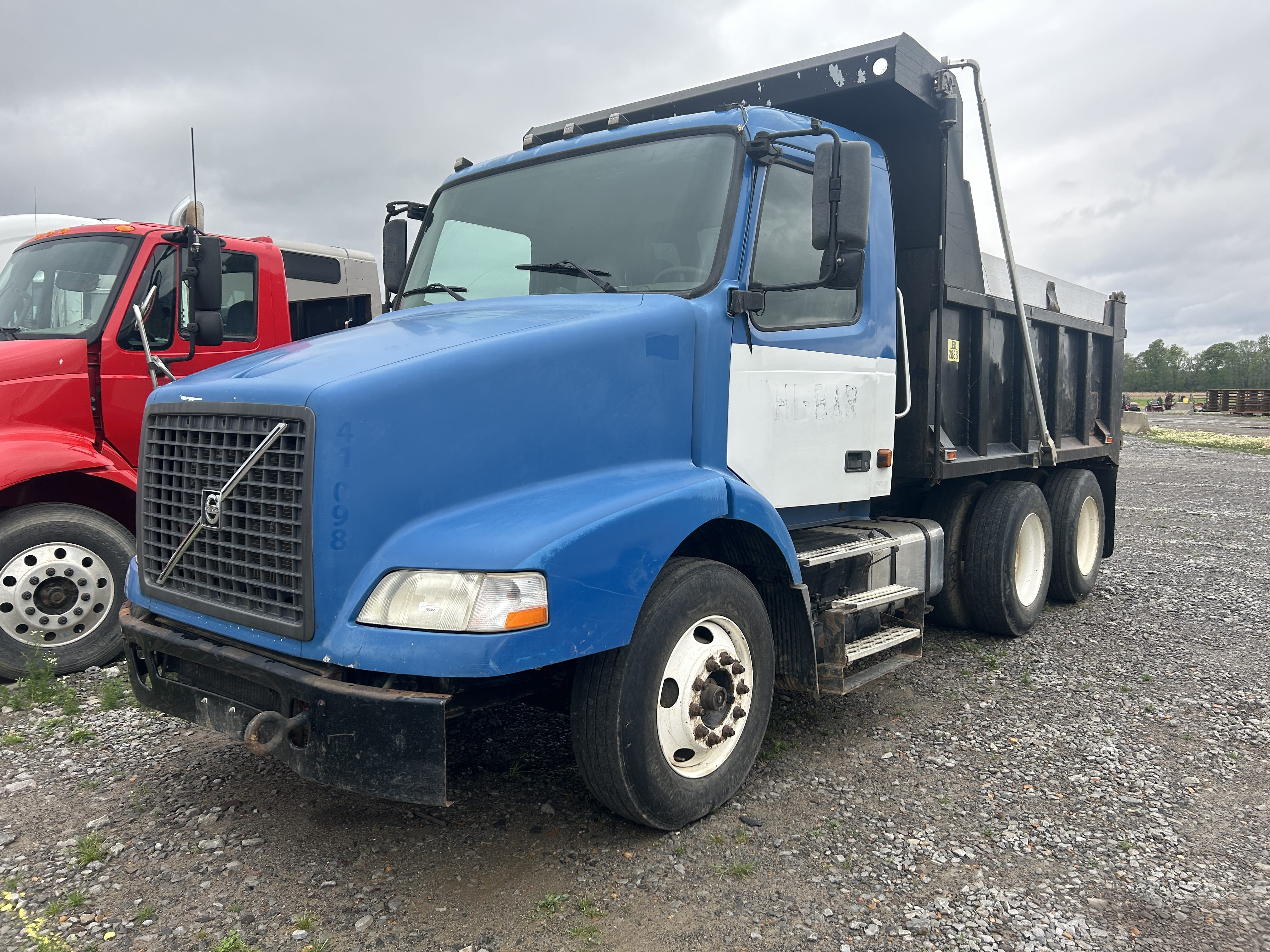 Main image Volvo VNM