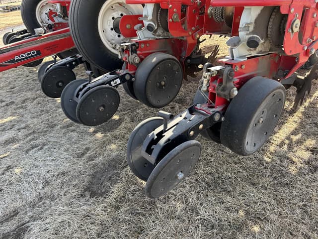 Image of White 8202 equipment image 2