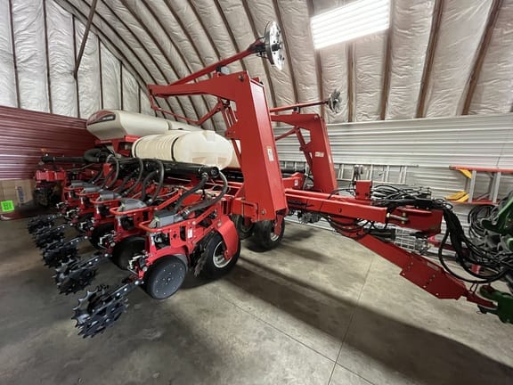 2008 White 8516 Equipment Image0