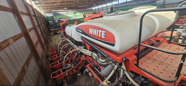 Image of White 8516 equipment image 4