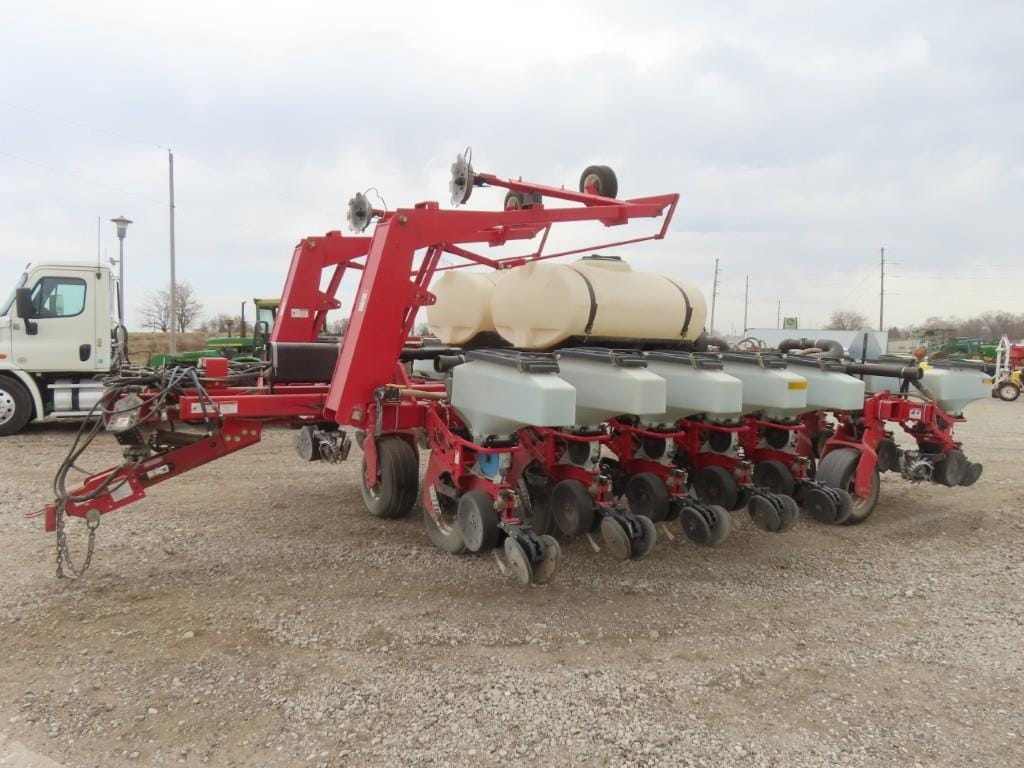 2008 White 8516 Equipment Image0