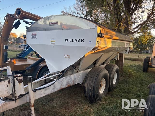 Image of Willmar Super 600 equipment image 2
