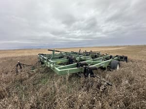 2008 Wishek 862NT Image