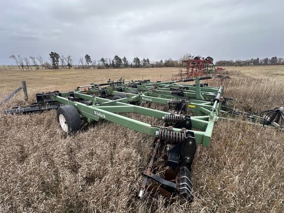 Image of Wishek 862NT equipment image 1