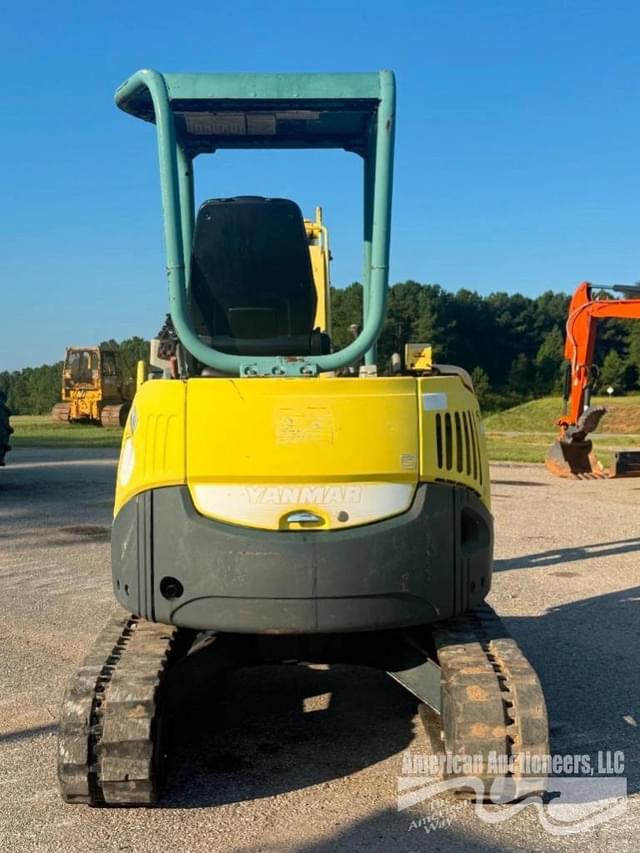 Image of Yanmar V1027-3 equipment image 2