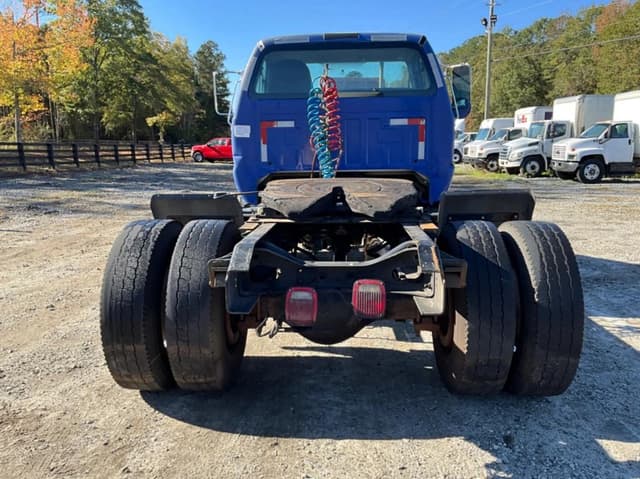 Image of Ford F-750 equipment image 3