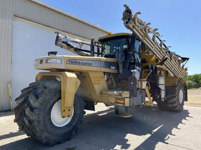 Image of Ag-Chem Terra-Gator 8203 equipment image 2