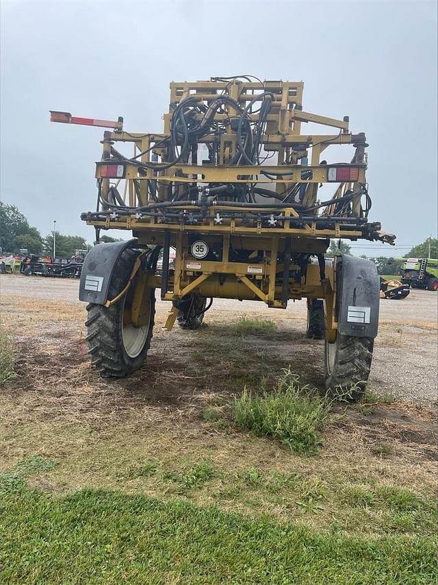 Image of Ag-Chem RoGator 1286C equipment image 3