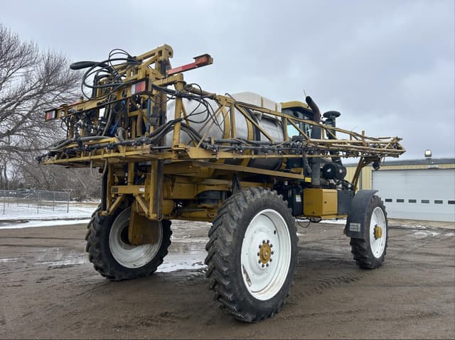 Image of Ag-Chem Rogator SS1084 equipment image 2