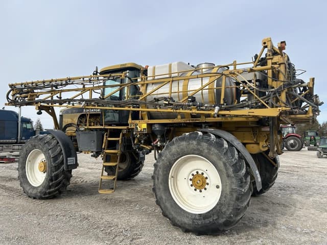 Image of Ag-Chem Rogator SS1084 equipment image 2