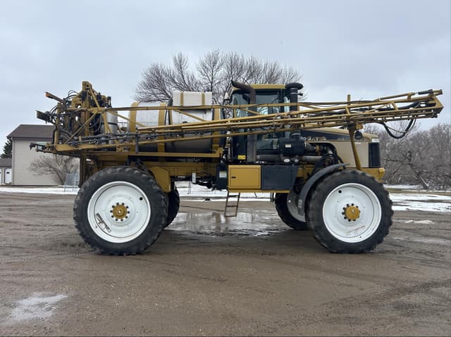Image of Ag-Chem Rogator SS1084 equipment image 2