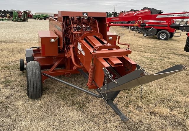 Image of AGCO 7110 equipment image 3