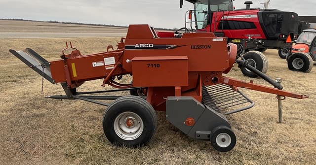 Image of AGCO 7110 equipment image 1