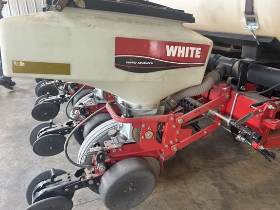 Image of White 8200 equipment image 2