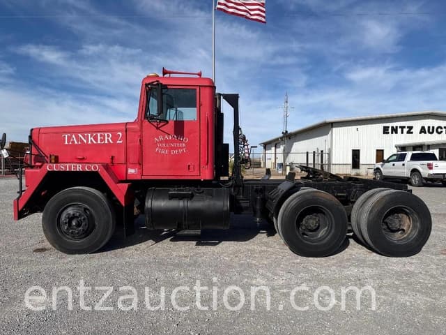 Image of AM General M915A1 equipment image 1