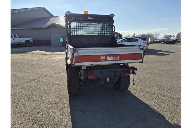 Image of Bobcat Toolcat 5600 equipment image 1