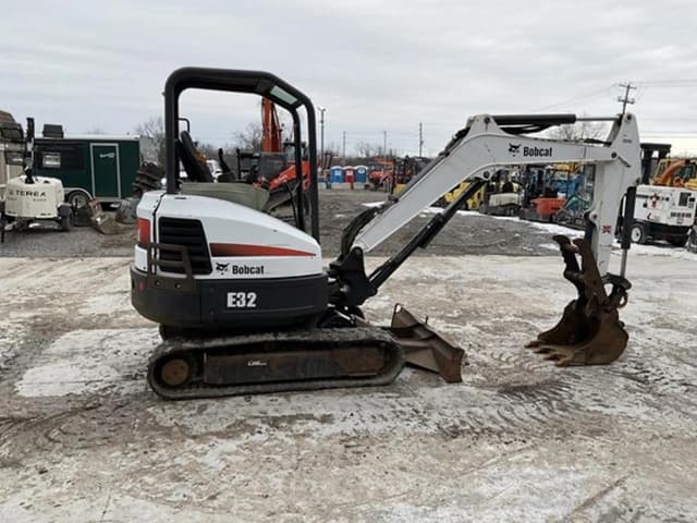Image of Bobcat E32 equipment image 4